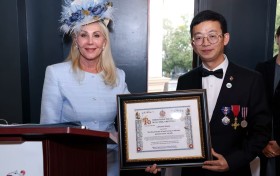 向凌云博士荣获加利福尼亚圣乔治皇家学会“慈善嘉奖”